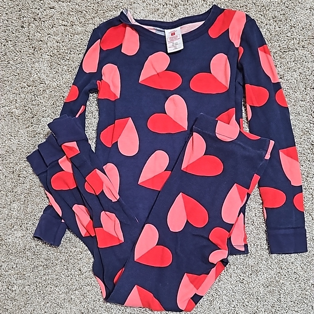 Target brand kids size 8 valentine hearts pajama set